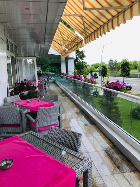 Hotel Afrodita -Vălenii de Munte Exteriör bild