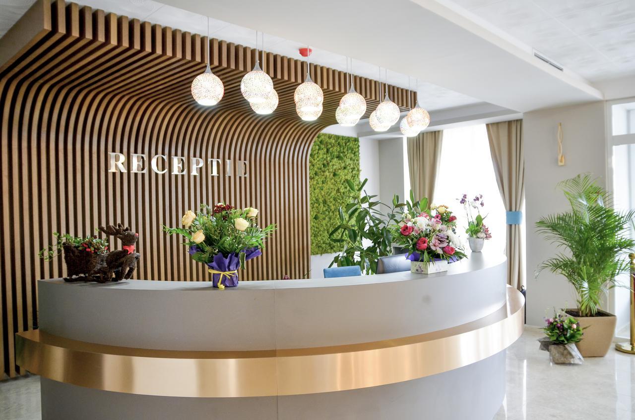 Hotel Afrodita -Vălenii de Munte Exteriör bild